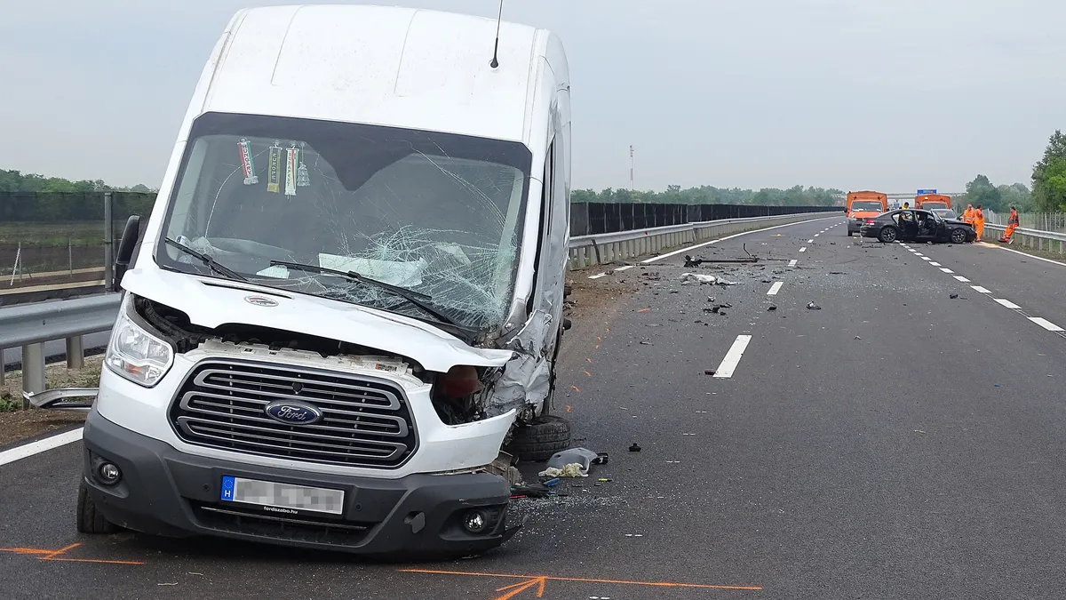 Kisteherautó és egy kocsi karambolozott a 4 es főúton ORIGO