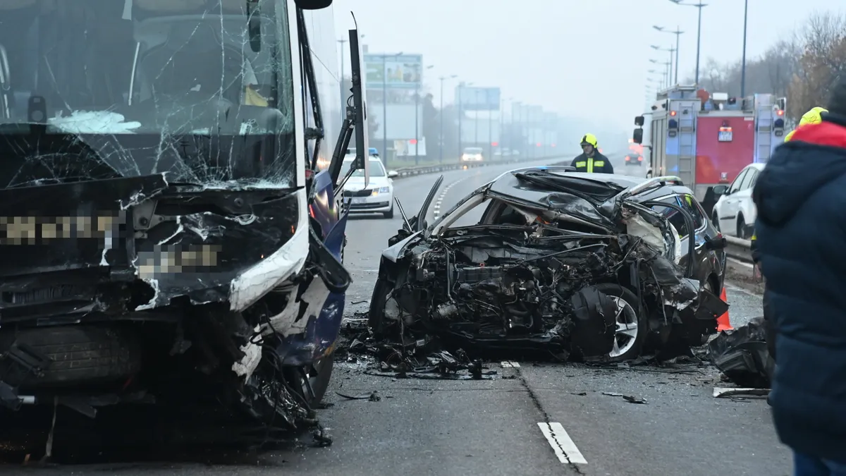 Busz Karambolozott A Ferihegyi Ton Ketten Meghaltak Origo