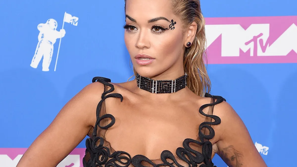 Rita Ora Bikinis K Pei Visszahozz K A Nyarat Origo