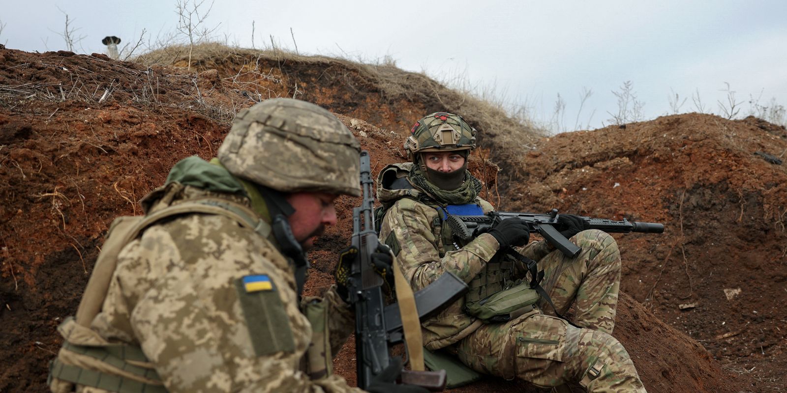 Zelenszkij újra őrjöngve követel fegyvereket az ukrán hadsereg az