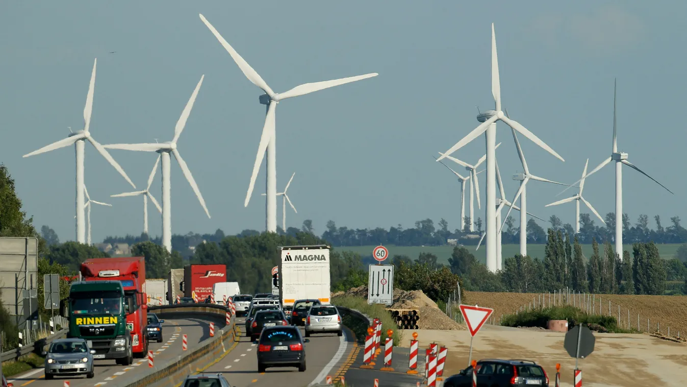 Germany Invests Heavily In Alternative Energy Production Business Finance Alternative Energy Politics erneuerbare Energien Windturbine environment global warming emissions Energie Strom 