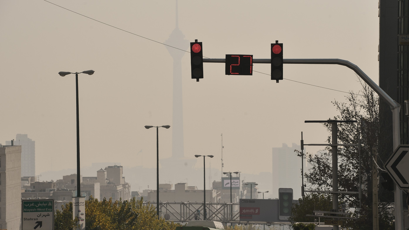 Iran 2016 Tehran AIR POLLUTION November decreased TEHRAN, IRAN - NOVEMBER 15 : Heavy mist blankets Tehran, Iran on November 15, 2016. On the occasion of Air pollution, range of vision is decreased. Fatemeh Bahrami / Anadolu Agency 