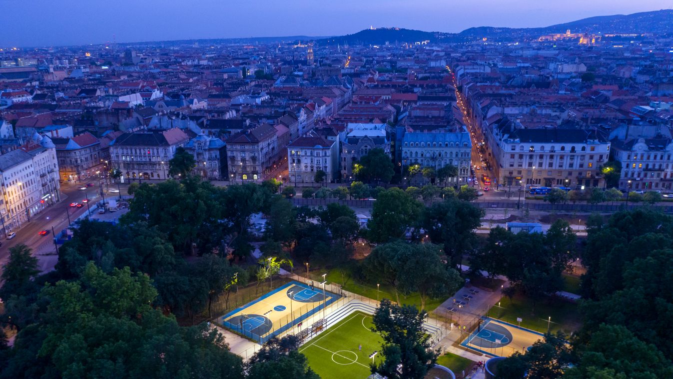 Budapest legsokoldalúbb szabadtéri sportcentruma, az új Városligeti Sportcentrum megnyitása
sport, játék foci, torna, mászófal,kosárlabda, BMX, kerékpár 