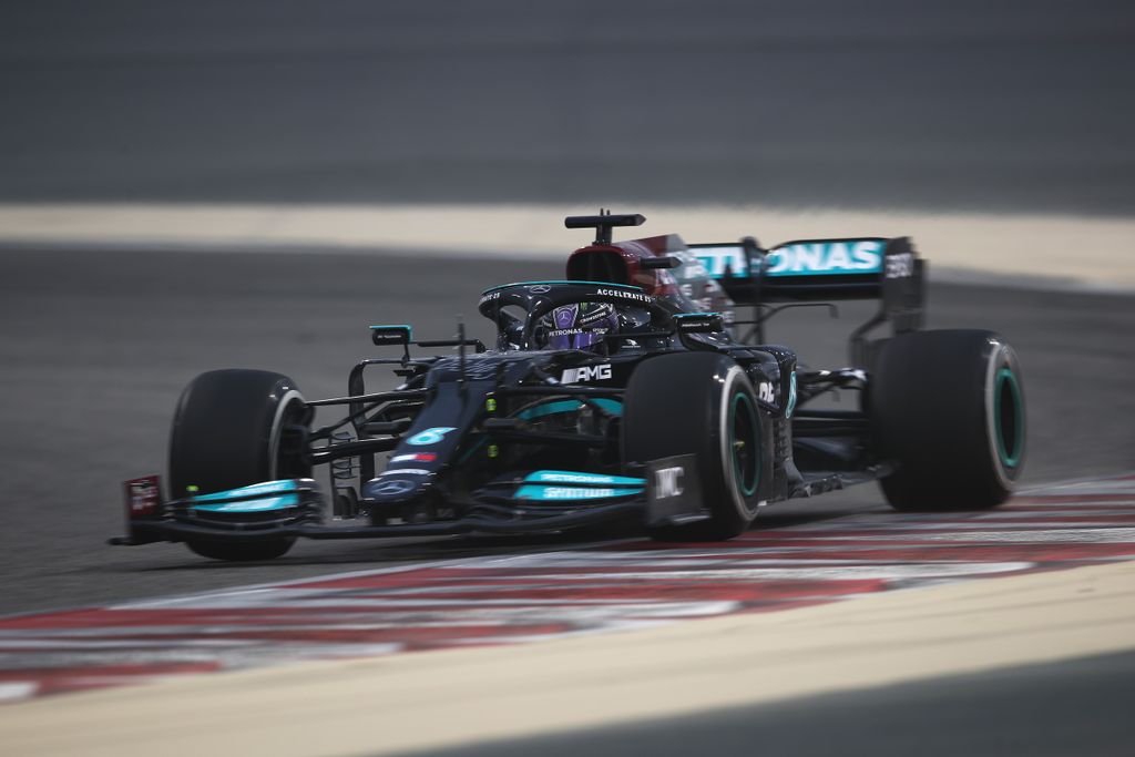 Forma-1, Lewis Hamilton, Mercedes, Bahrein teszt 1. nap, homokvihar 