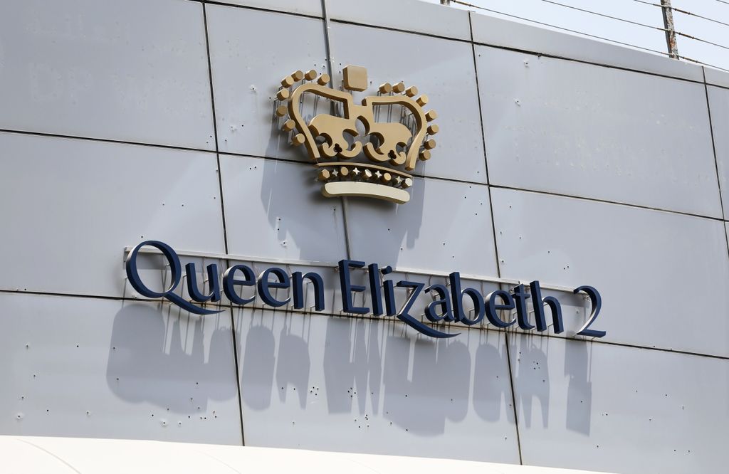 Queen Elizabeth 2 QE2 