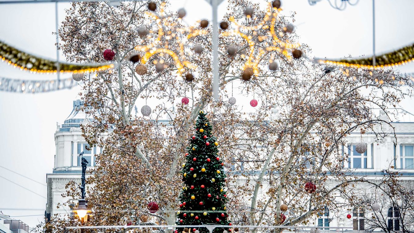 tél, hangulat, karácsonyfa vásár, havazás, Budapest, hó, 2018, december, karácsonyi vásár, vásárlás, ajándék, város 