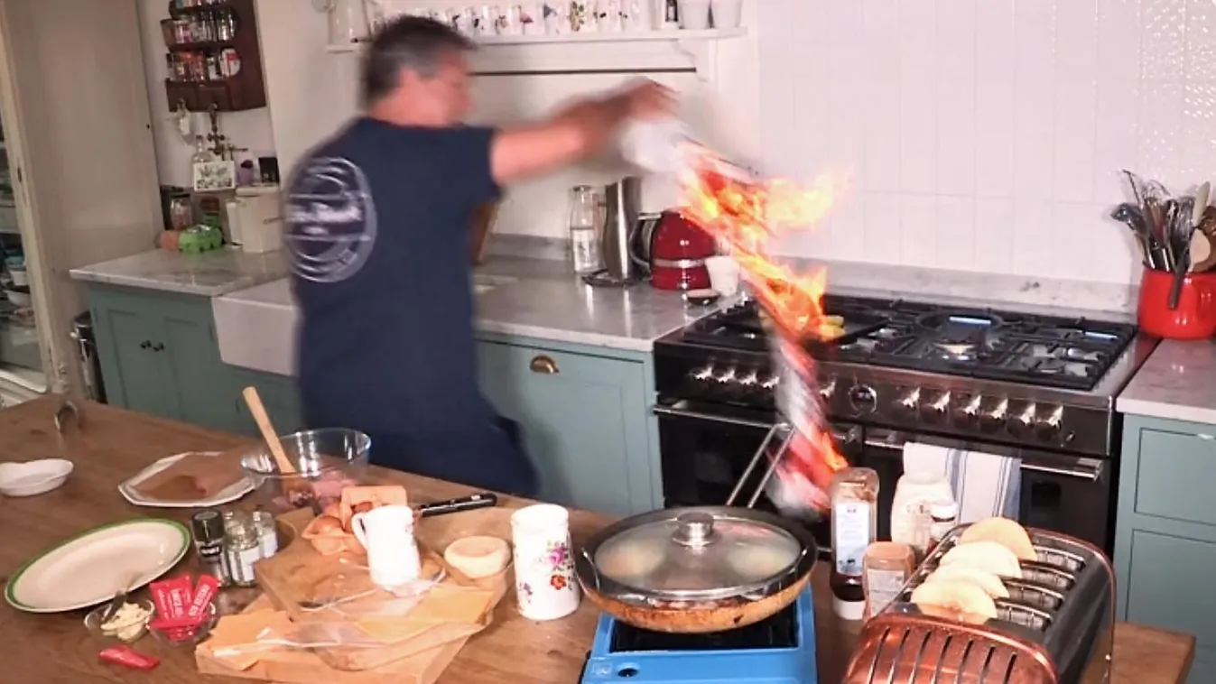 tűz John Torode sztárszakács konyhájában 
