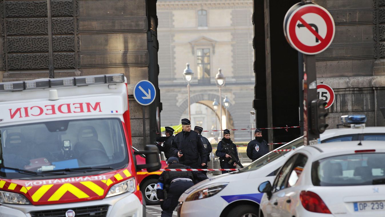 Lövöldözés a párizs Louvre rendőr 