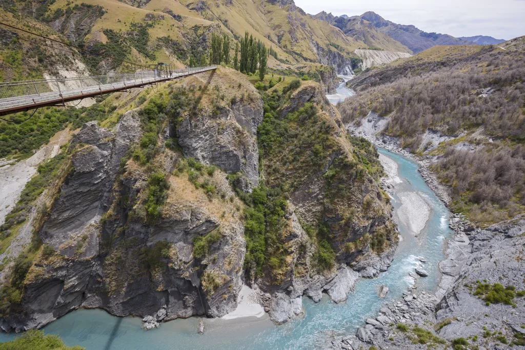 Canyon Road New Zealand A világ legveszélyesebb útjai. Galéria

 Skippers,Canyon,Near,Queenstown,In,Central,Otago,,South,Island,,New forest,cliff,queenstown,dangerous,tourism,white water,nz,new zea 