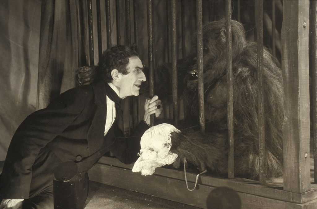 Murders in the Rue Morgue (1932) usa Cinema cage gorille Horizontal GORILLA 