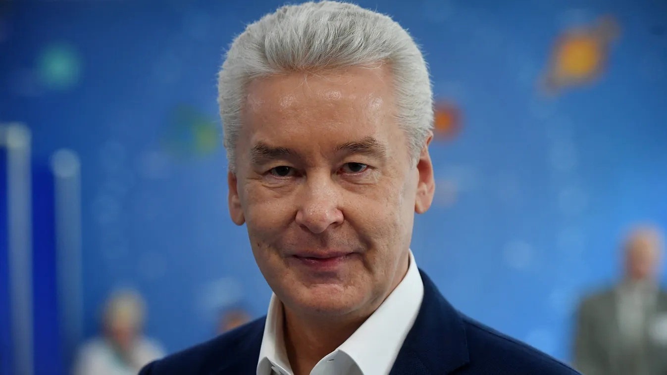 ballots booth 5631195 09.09.2018 Sergey Sobyanin, a candidate for Moscow mayor, casts his vote at a polling station at the mayoral elections, in Moscow, Russia, September 9, 2018. Russians all over the country vote for their local authorities on the Singl
