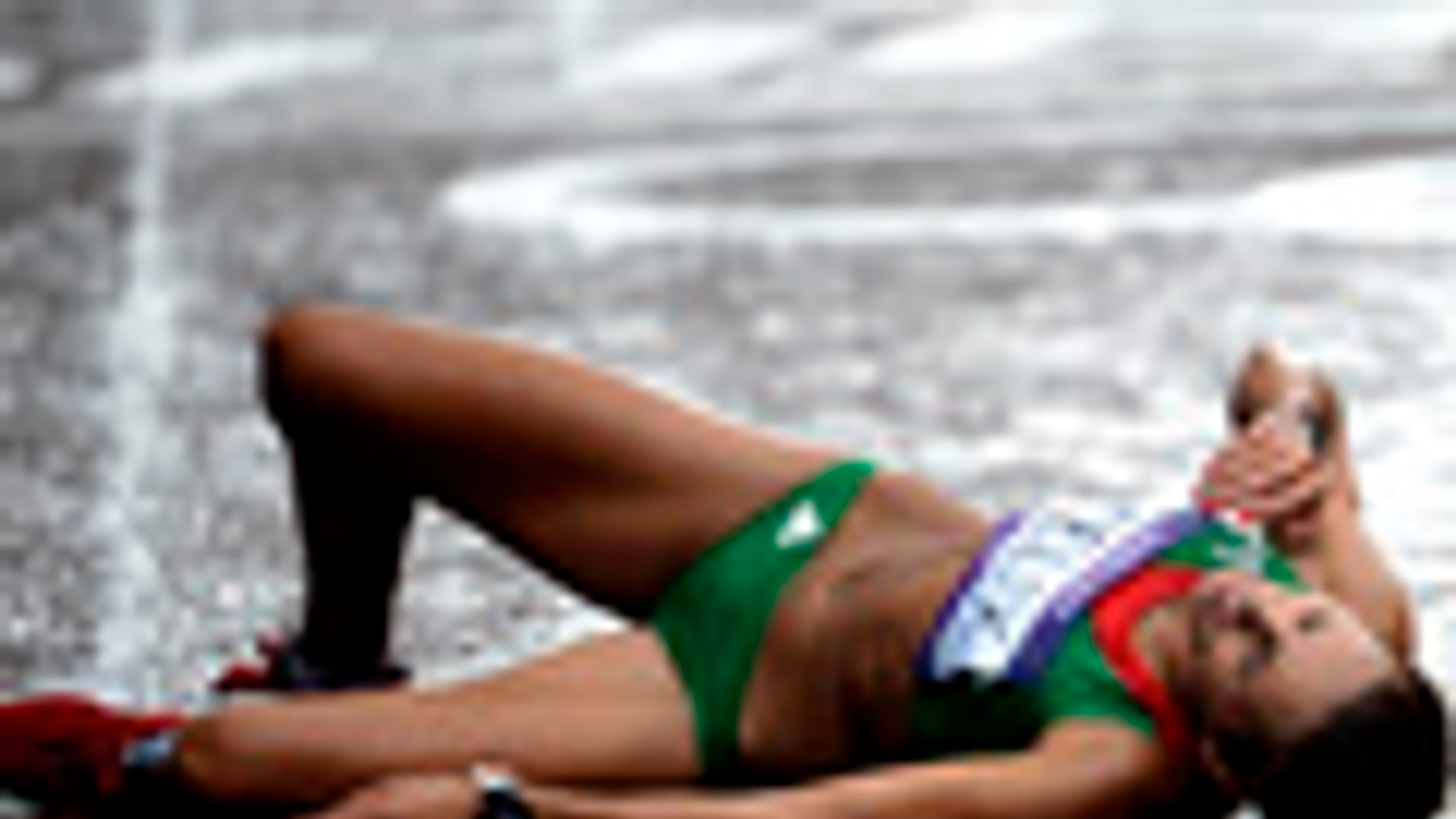 Leromló sportolótestek, hogyan teszi tönkre az élsport a sportolókat, portugál versenyző a maraton után, London 2012