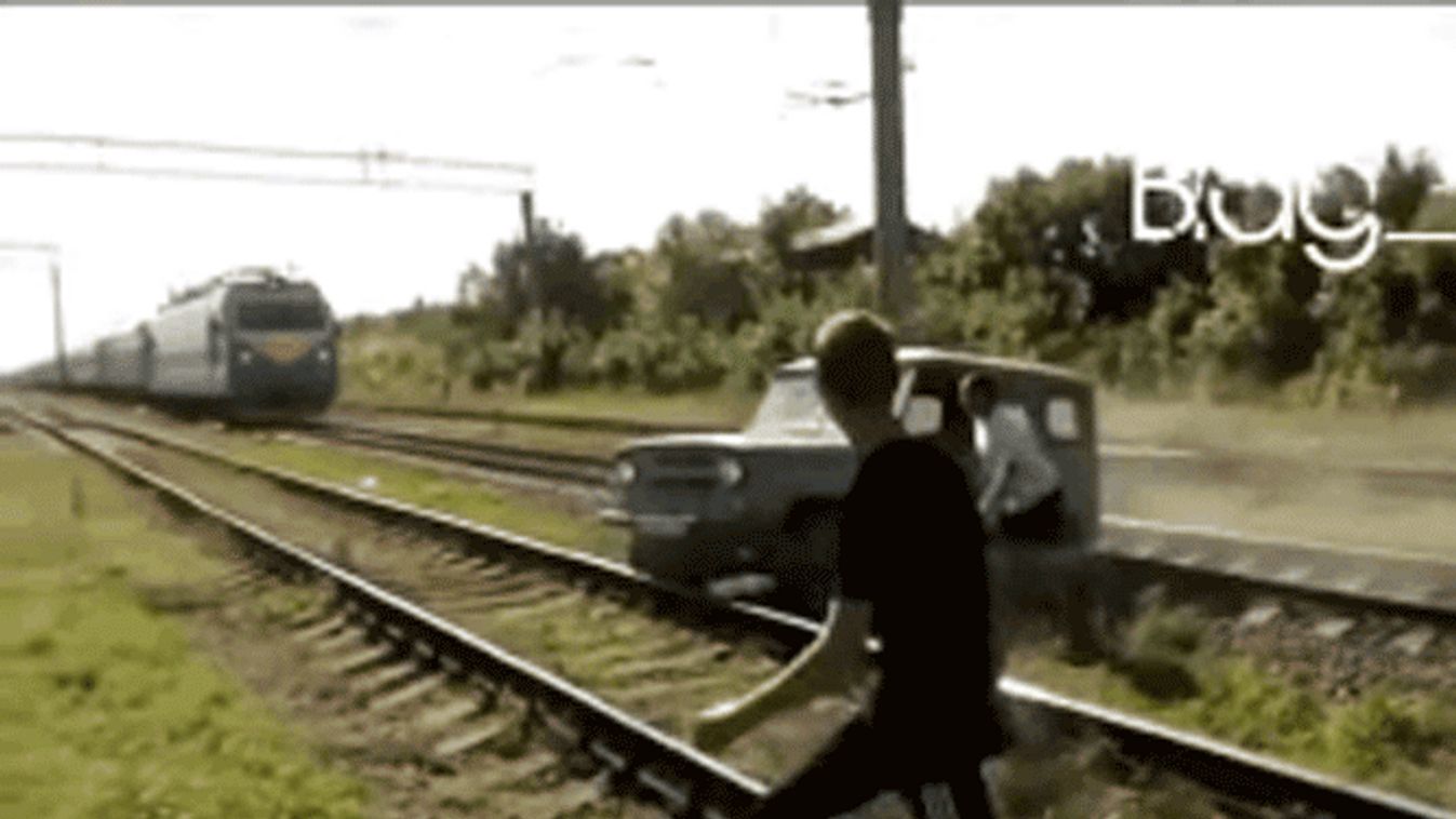 Vonat autó ütközés 