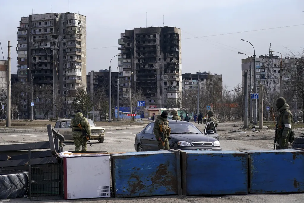 Ukrán válság 2022, orosz, ukrán, háború, Ukrajna, Mariupol, rom, romok, pusztítás, lakosok, evakuálás 