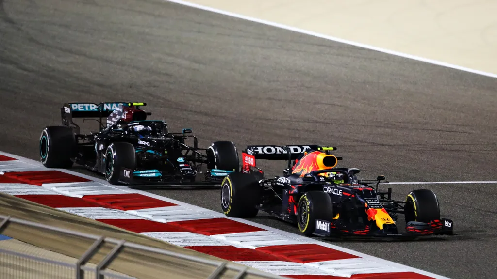 Forma-1, Sergio Pérez, Red Bull, Valtteri Bottas, Mercedes, Bahreini Nagydíj 