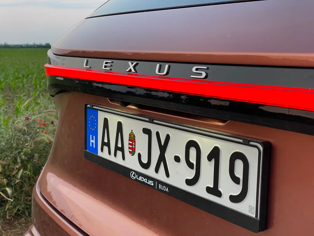 Lexus RX 500h F Sport teszt (2023) 