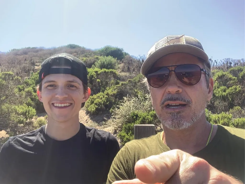 Tom Holland közös fotója Robert Downey Jr.-ral: 13 millió kedvelés 