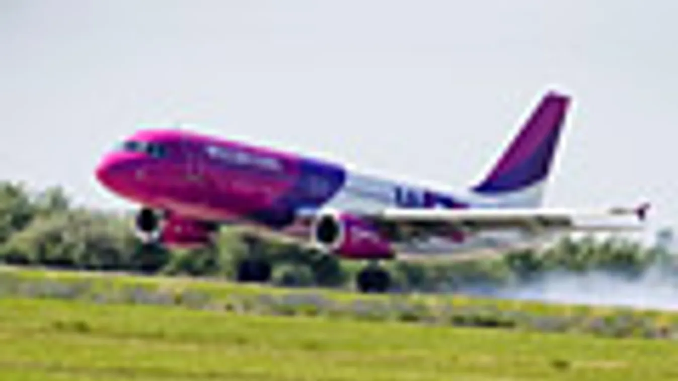 Wizz Air légitársaság, 
A Wizz Air légitársaság London-Lutonból érkező, első menetrend szerinti járata landol a Debreceni Nemzetközi Repülőtéren 