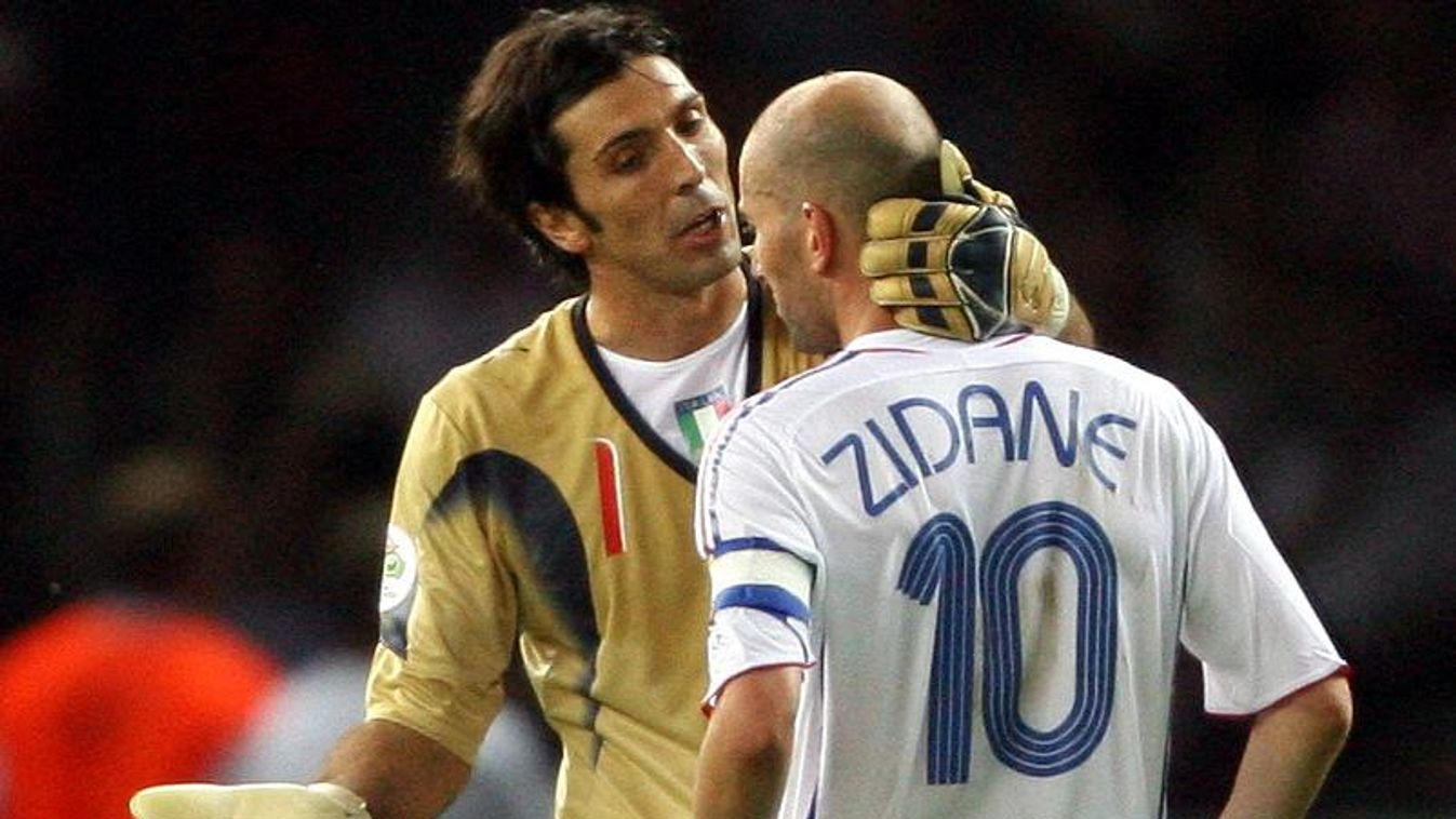 World Cup 2006 - Italy vs France SPO Soccer Sports Sports_Events facial_expression group male talking Horizontal GESTURE 