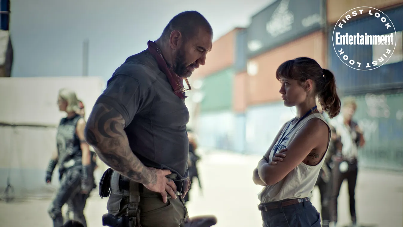 ARMY OF THE DEAD (L to R) DAVE BAUTISTA as SCOTT WARD, ELLA PURNELL as KATE WARD in ARMY OF THE DEAD. Cr. CLAY ENOS/NETFLIX © 2021 