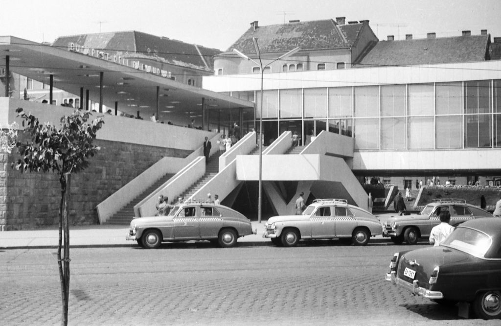 1967. Warszava taxik a Krisztina körúton  a  Déli pályaudvarnál 