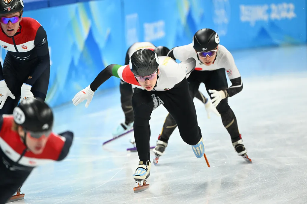 téli olimpia 2022, rövidpályás gyorskorcsolya férfi váltó 5000 méter B döntő, Liu Shaoang 