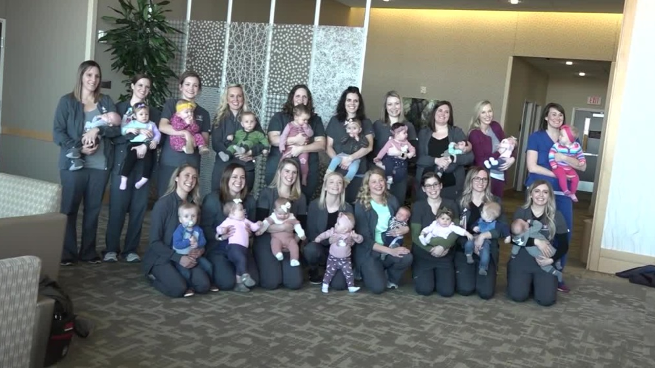 19 nővér szült ugyanabban a kórházban tavaly babát, Omaha, Nebraska 