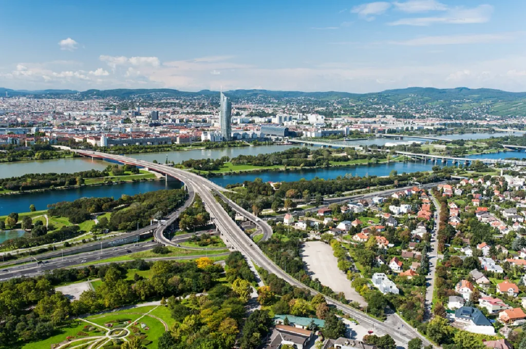 Bécs, városkép, híd 