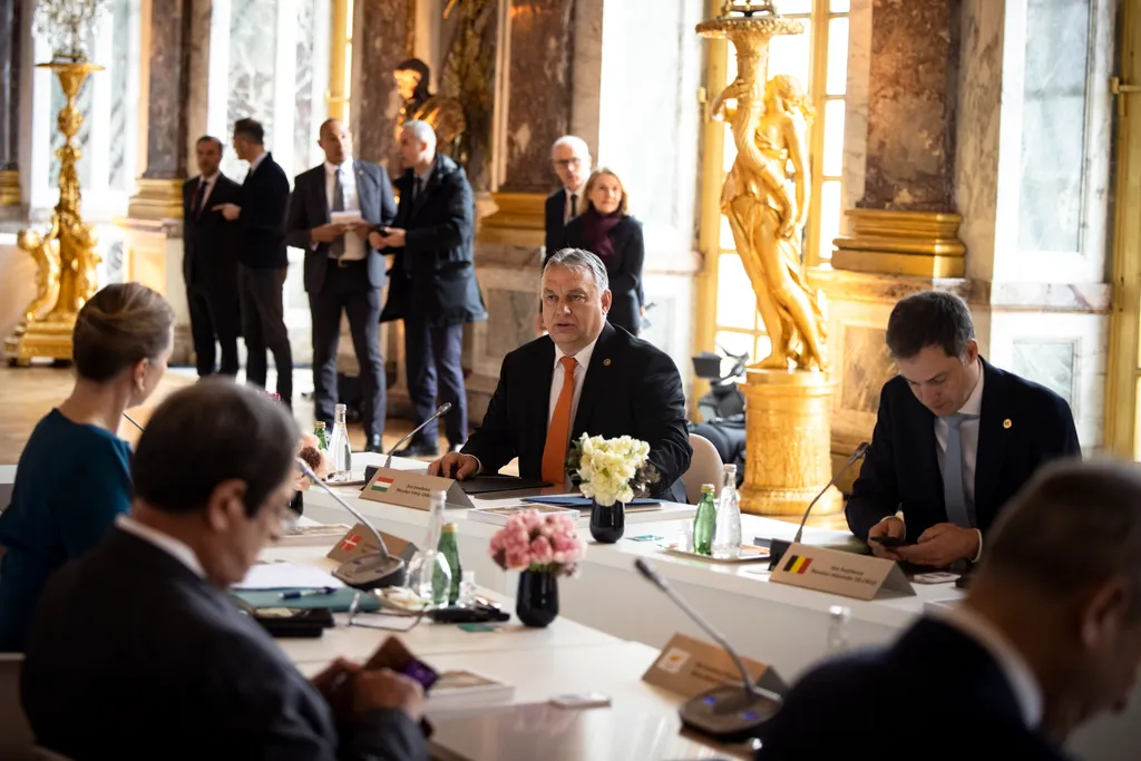 Ukrajnai háború - Orbán Viktor az uniós állam- és kormányfők rendkívüli csúcstalálkozóján ORBÁN Viktor 