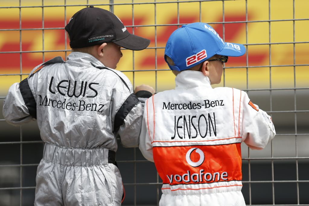 Forma-1, Brit Nagydíj, Silverstone, drukkerek, 2015, Lewis Hamilton, Jenson Button 