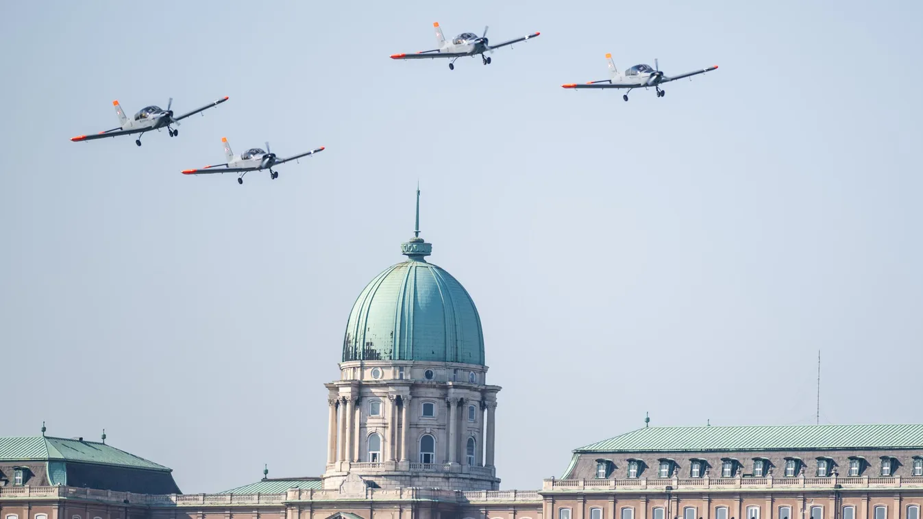 államalapítás ünnepe, légiparádé, Szent István nap, gripen, Duna felett repülnek, katonai légiparádé, Magyar Honvédség bemutatója, hadászati repülőgépek, helikopterek, ejtőernyős válogatott, 2023. 08. 20. 