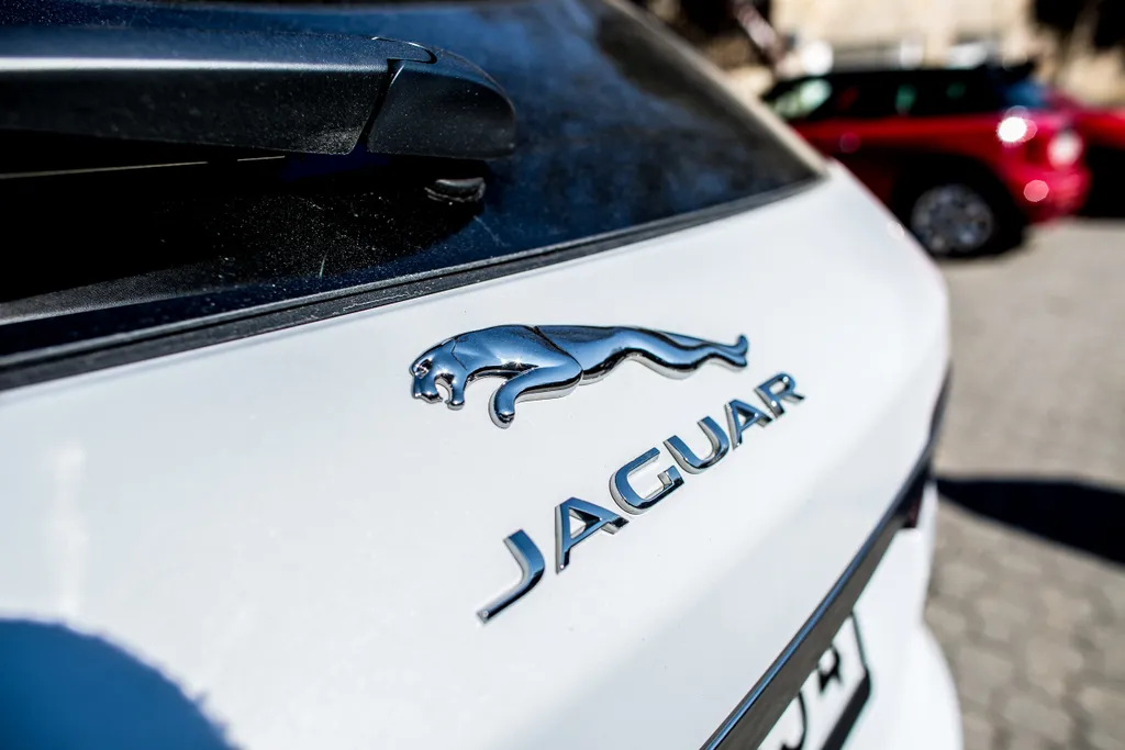 Jaguar XF autófotózás 