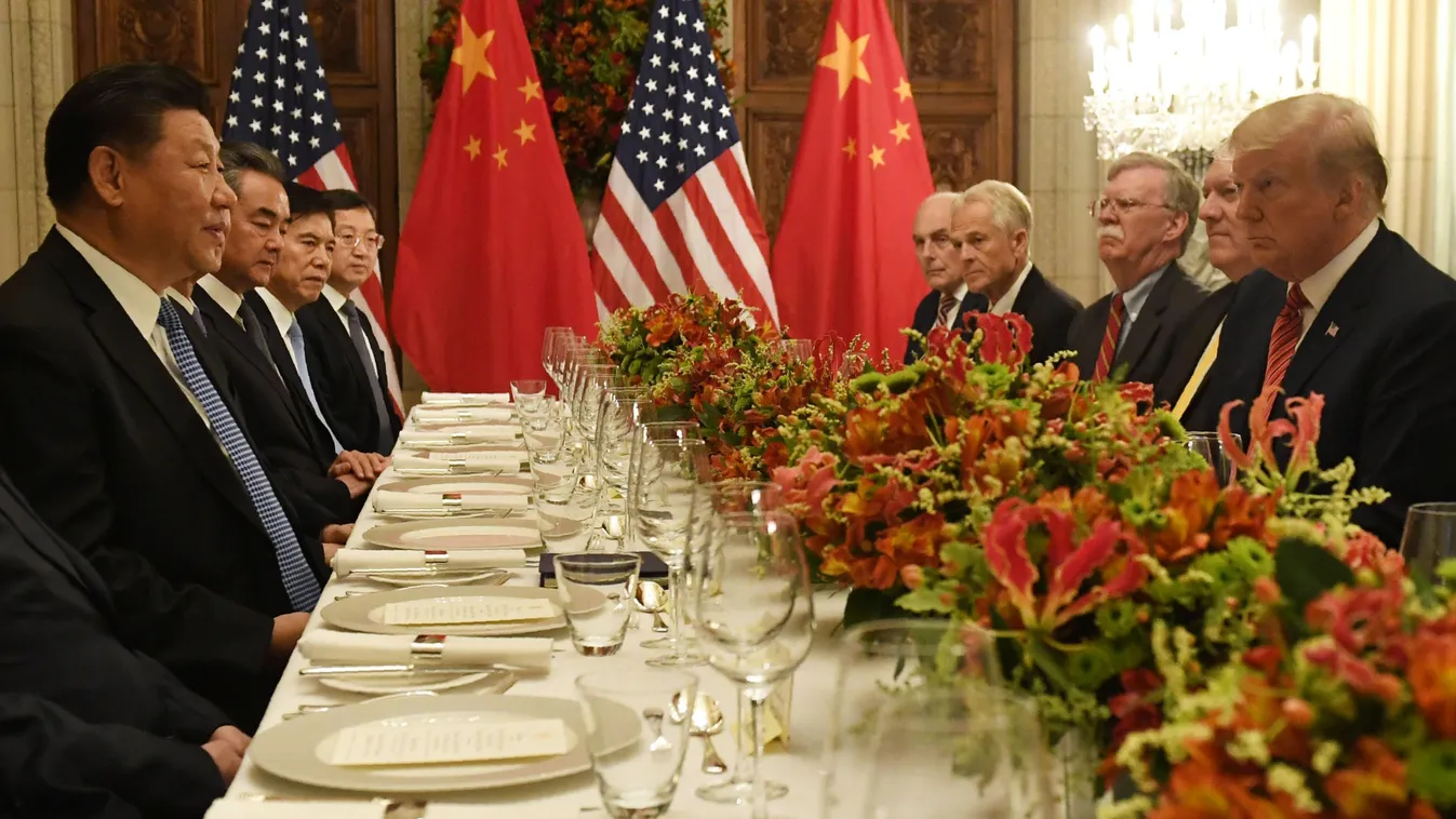 summit Horizontal DINNER US President Donald Trump (R) and China's President Xi Jinping (L) hold a dinner meeting at the end of the G20 Leaders' Summit in Buenos Aires, on December 01, 2018. - US President Donald Trump and his Chinese counterpart Xi Jinpi
