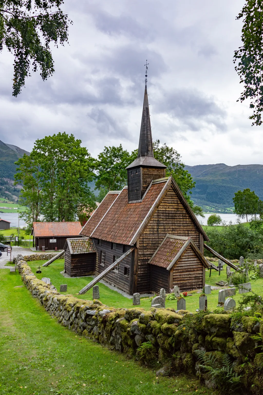 Norvégia egyedi fa templomai a vikingek korát idézi, templom, viking templom, viking, épület, építészet, vallás, Norvégia, norvég, Rřdven, Rødven 