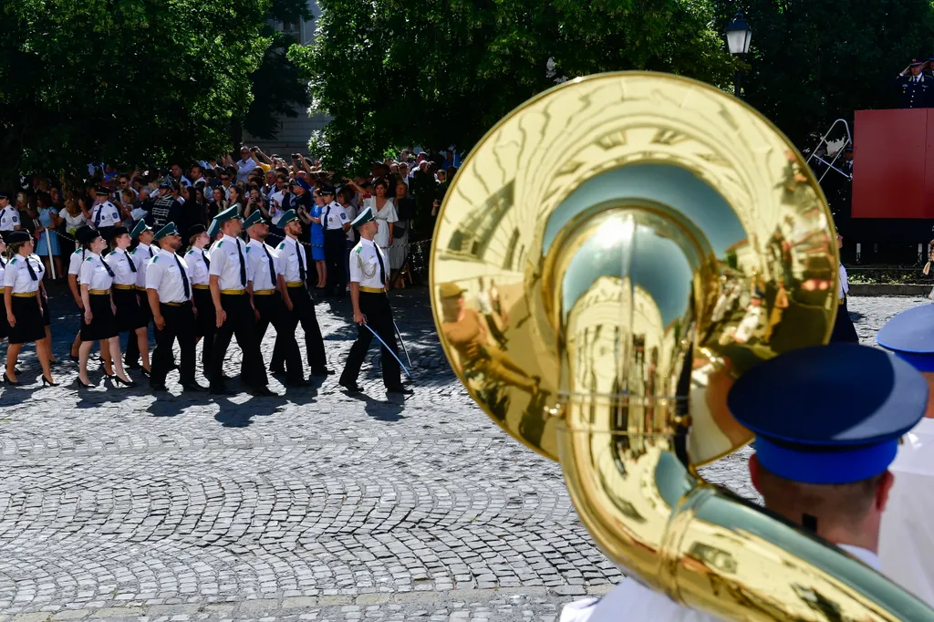 Tiszti esküt tettek a Nemzeti Közszolgálati Egyetem Rendészettudományi Kara és Katasztrófavédelmi Intézetének végzett hallgatói 