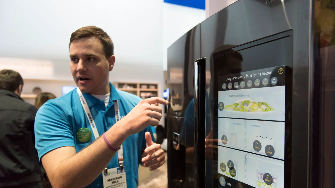 Family Hub samsung hűtő, hűtőgép, okos, okoshűtő,   2016 Consumer Electronics Show (CES) in Las Vegas CAR vehicle MEDIA INTERNET ELECTRONICS TECHNOLOGY SQUARE FORMAT 