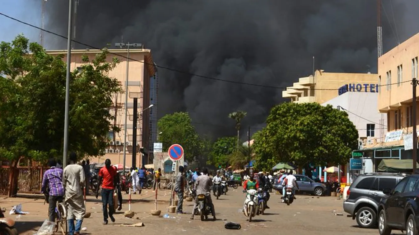 Burkina Faso, templom, dzsihadista merénylők, lelkész 