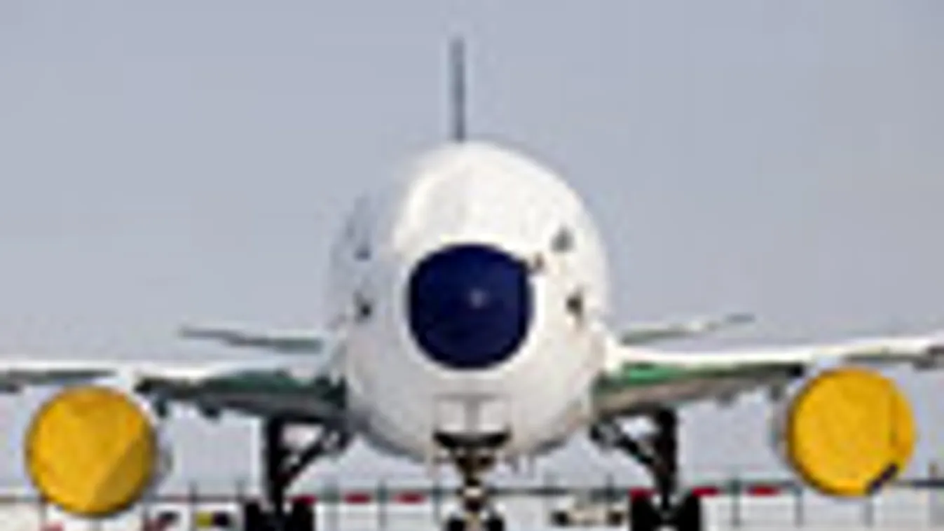 A Malév csődje után új légitársaság létrehozásán dolgoznak, A Malév Boeing 767-200ER típusú repülőgépe a Budapest Liszt Ferenc Nemzetközi Repülőtéren