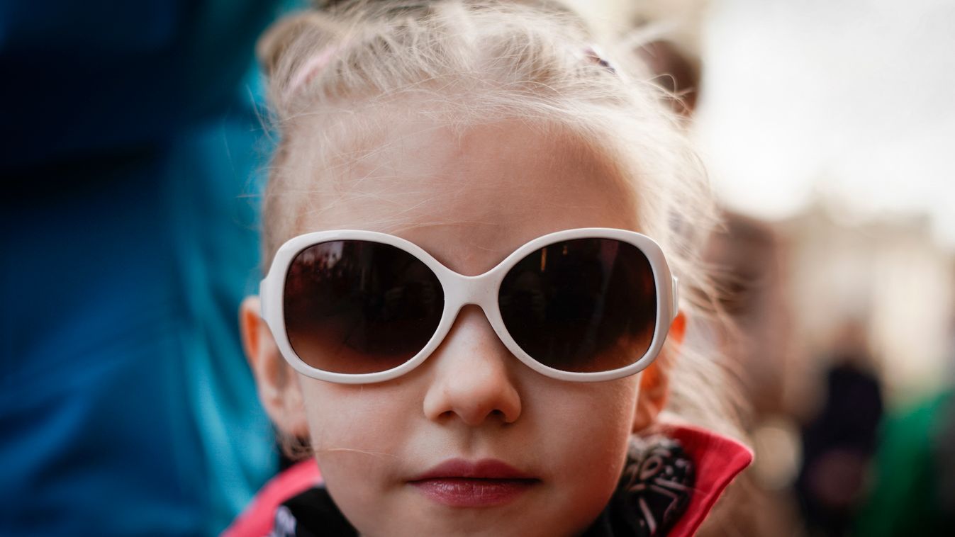 Teachers Rally In Front Of Ministry Of Education In Warsaw Warsaw children cool ecucator education kid poland protest salary shades teachers Horizontal CHILD DEMONSTRATION GIRL GOVERNMENT MINISTRY POLITICS RALLY STRIKE SUNGLASSES TEACHER 