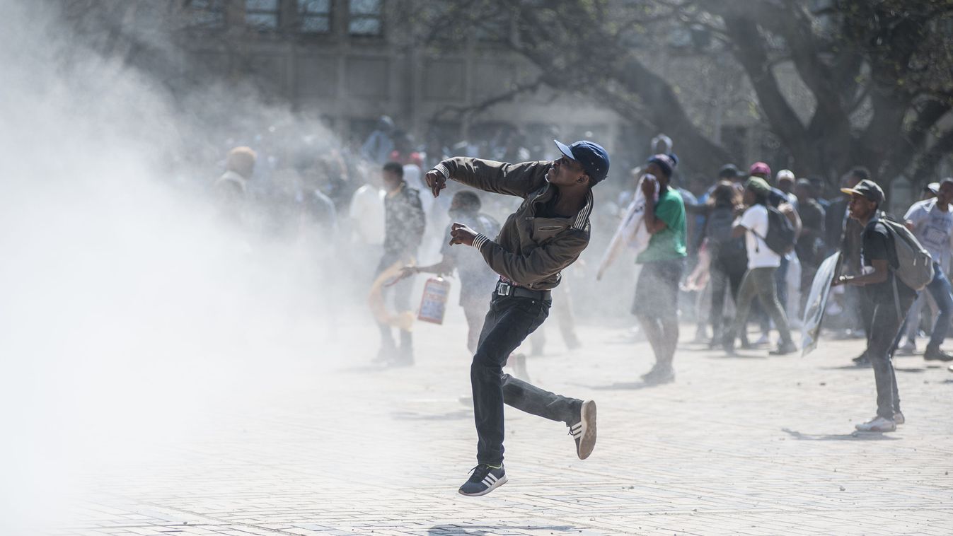 dél afrika johannesburg rendőrség diáktüntetés tandíj diák tüntetés 