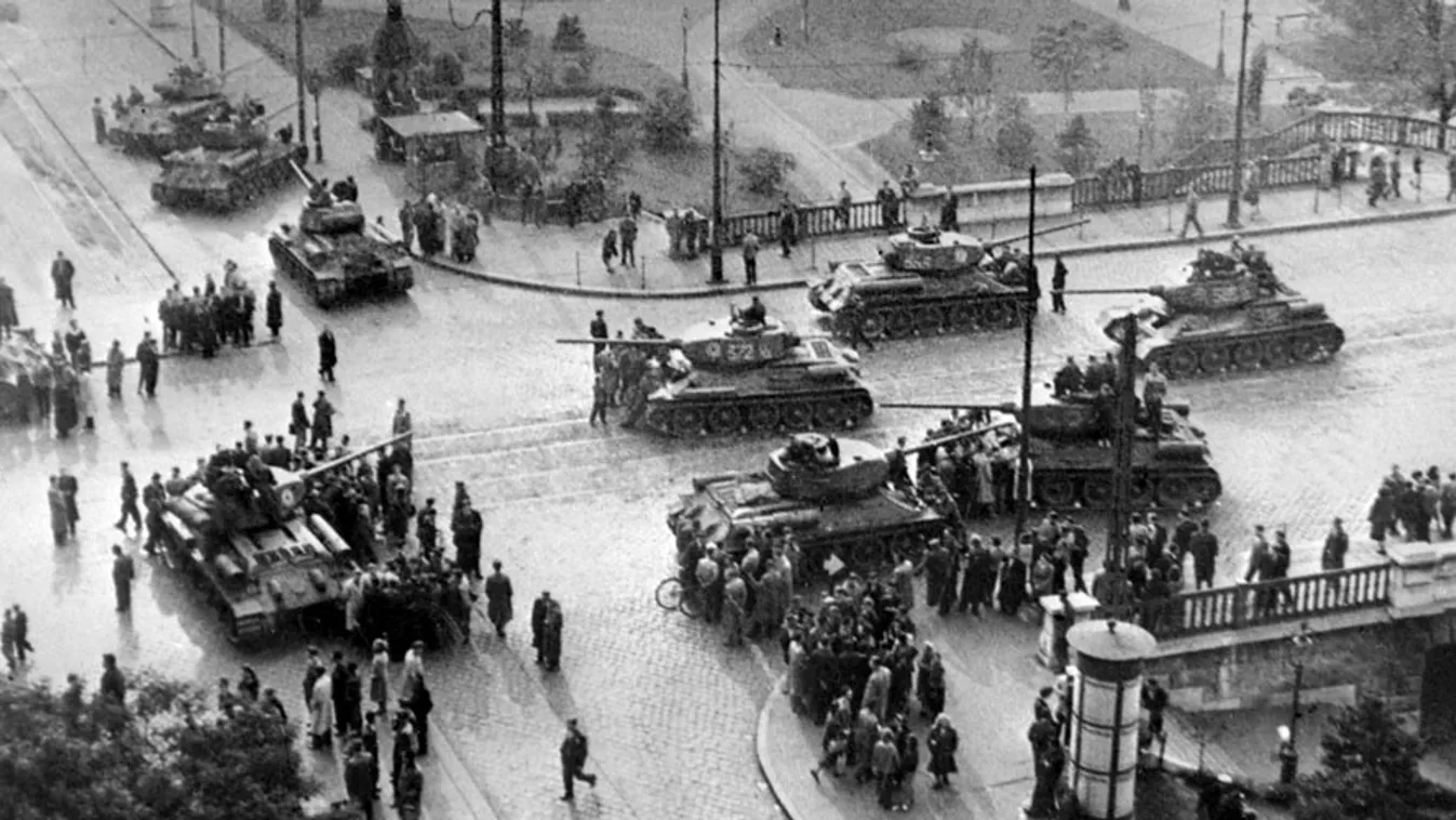 Orosz tankok gyülekeznek a Margit híd pesti hídfőjénél, ellenállás az 1956-os forradalom után
