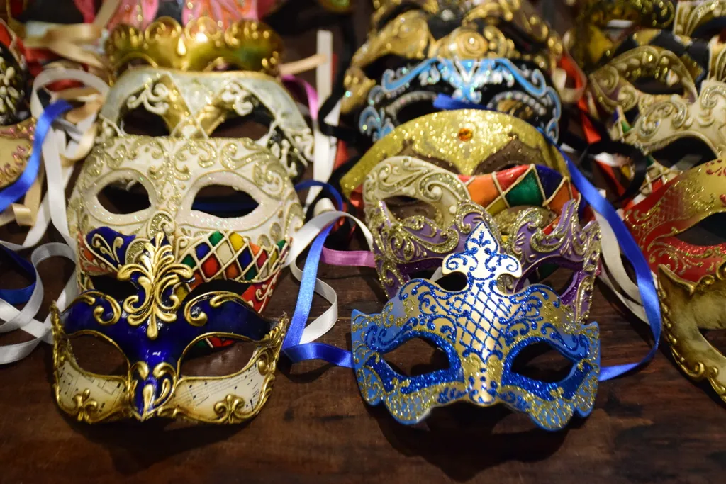 Velencei, karnevál, maszk, maszkok, készítés, gyár, gyártó, Albánia, albán, készítő, kézműves 