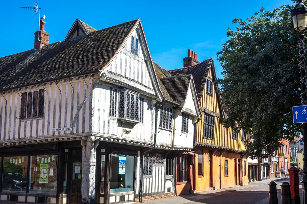 Old houses in Silent Street, Ipswich, Suffolk, England, United Kingdom photography colour colour image COLOR color image HORIZONTAL horizontal image outdoors outside day background people incidental people people in the background travel travel destinatio