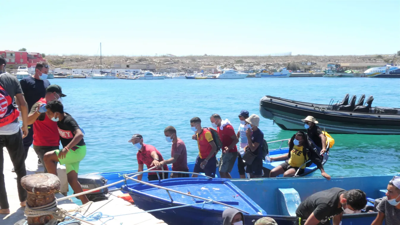 Lampedusa, bevándorló, csónak, menekült, menekültválság, migráns 