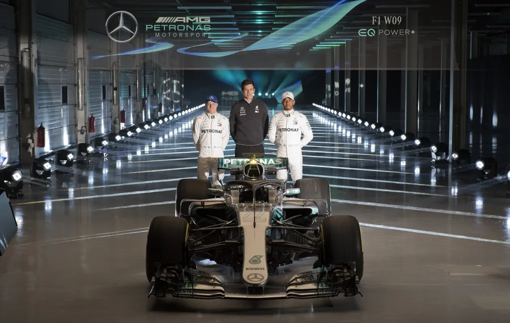 Forma-1, Valtteri Bottas, Toto Wolff, Lewis Hamilton, Mercedes W09 bemutató, Mercedes-AMG Petronas 