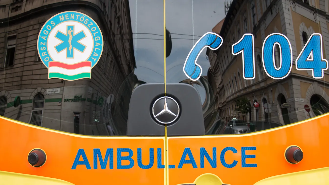 ambulance mentő mentőautó OMSZ Országos Mentő Szolgálat 