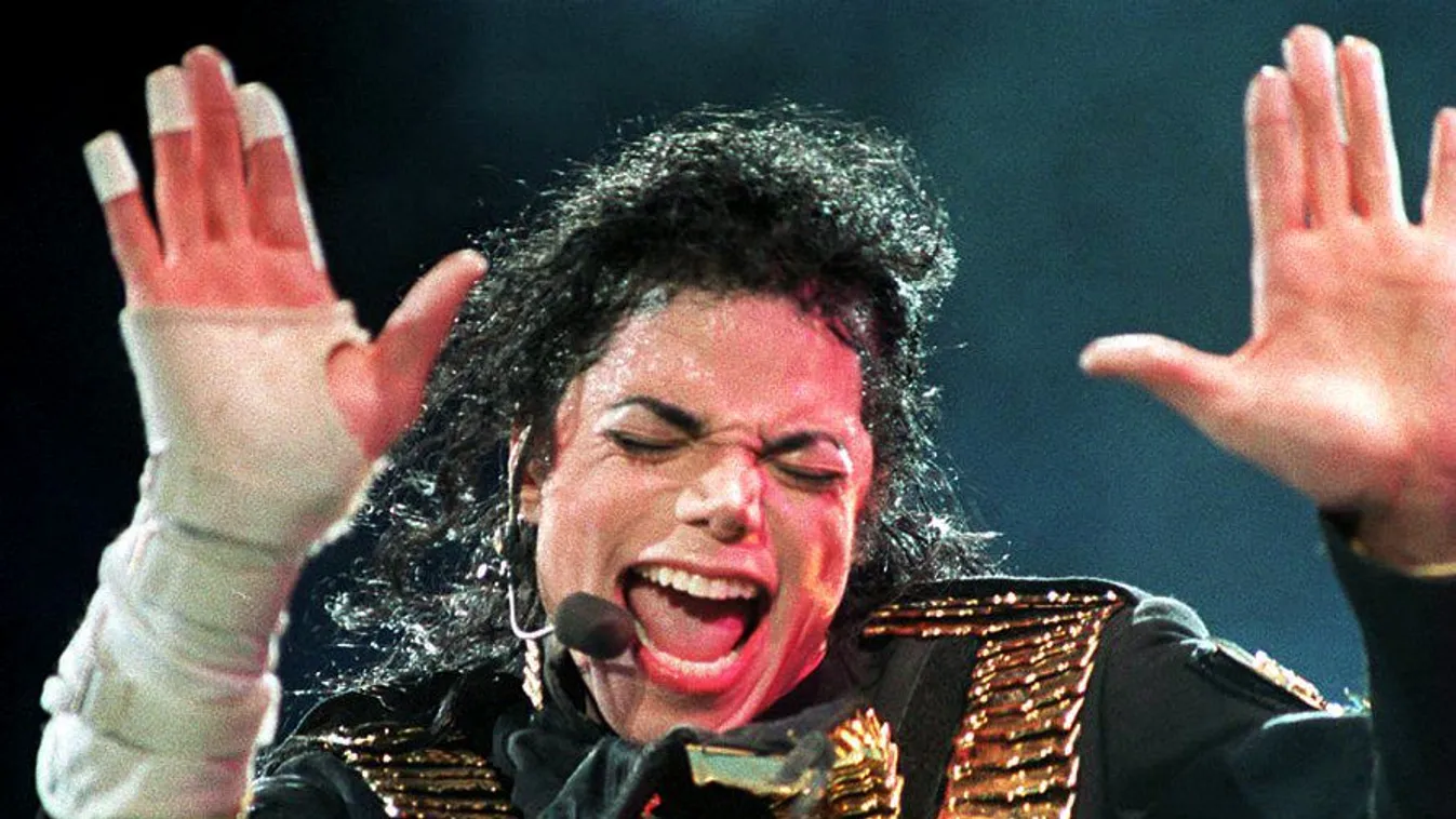 Horizontal MUSIC POP MUSIC FRONT VIEW ON STAGE ATTITUDE CONCERT ART AND CULTURE Michael Jackson kalap Moonwalk Billie Jean sláger dal zene árverezés 