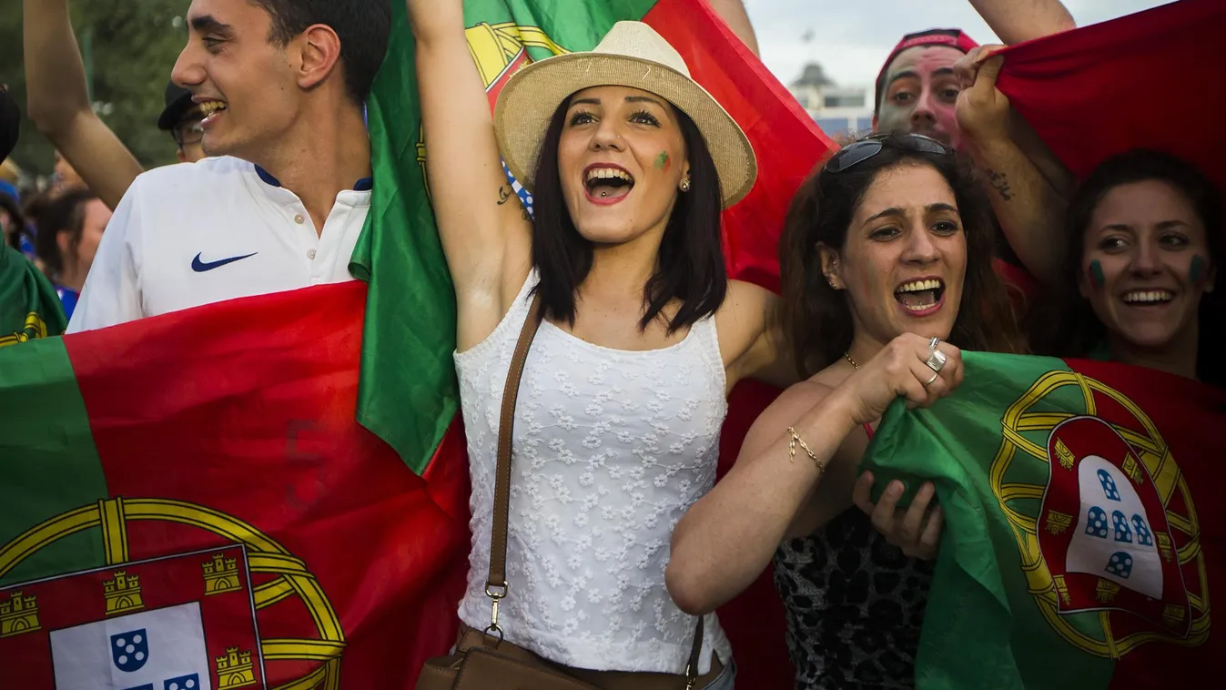 UEFA Euro 2016, labdarúgás, Európa-bajnokság, foci, Párizs foci Szurkolók Európa Bajnokság EB Portugália - Franciaország Így szurkoltak és ünnepeltek a 2016-os európa bajnokság döntője alatt Párizsban. A döntőben Portugália 1-0 -ra legyőzte Franciaországo