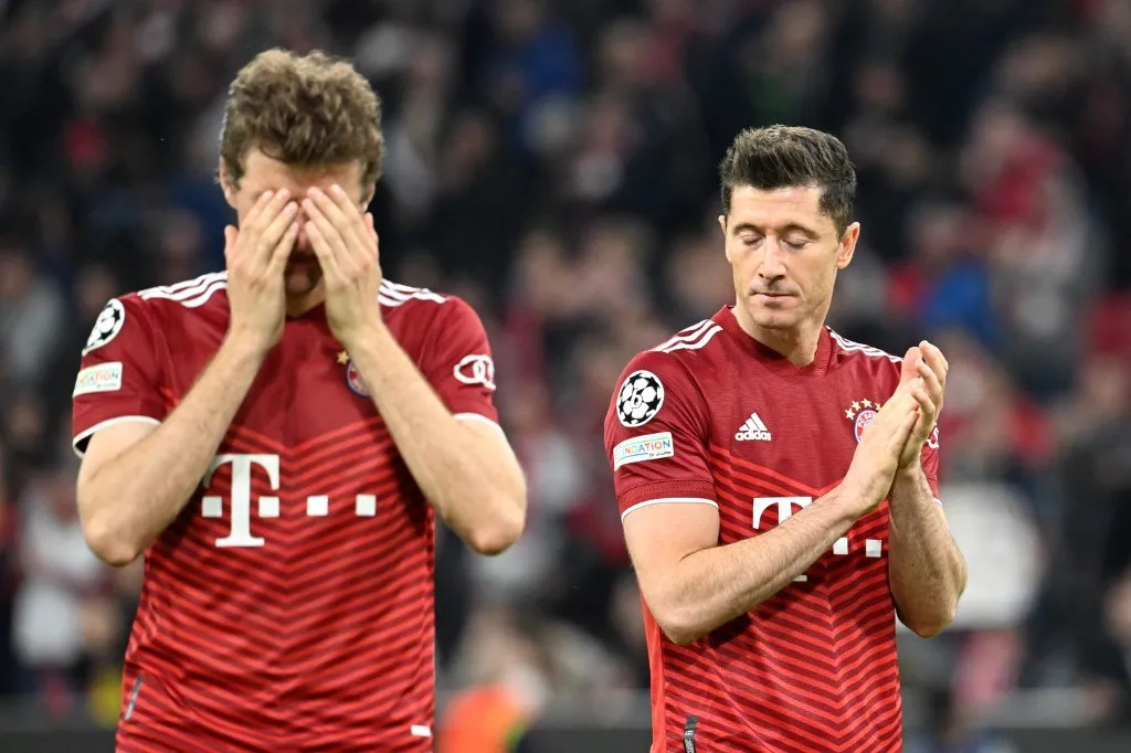 Bayern Munich - FC Villarreal Sports soccer Horizontal CHAMPIONS LEAGUE 
