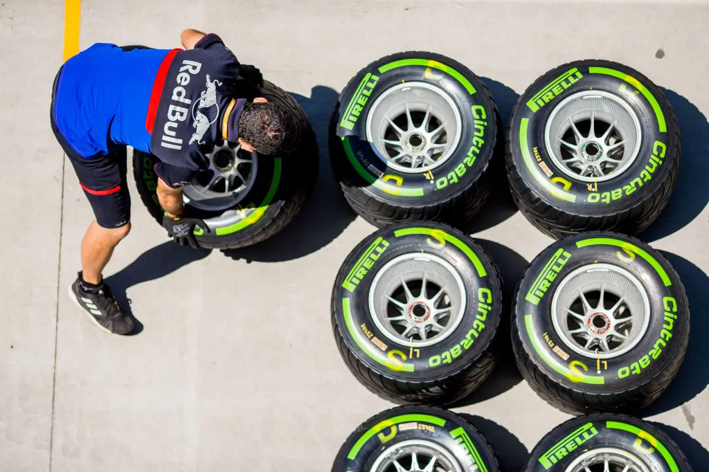 Forma-1, Kanadai Nagydíj, csütörtök, Pirelli, gumik, Scuderia Toro Rosso 